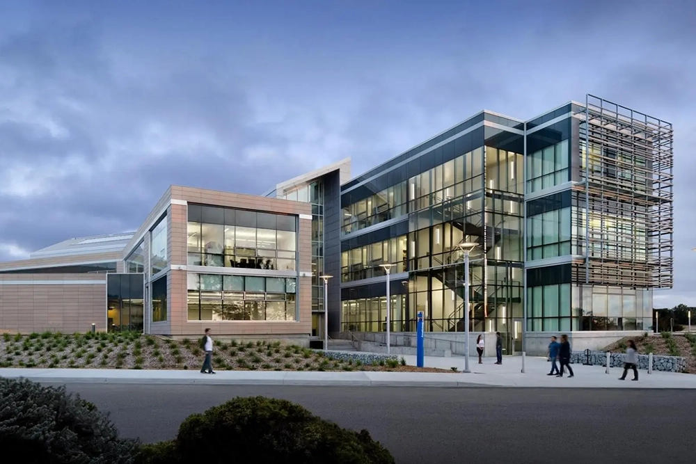 انقلاب دیجیتال در معماری: چگونه هوشمندسازی ساختمان‌ها، سبک زندگی ما را تغییر خواهد داد؟